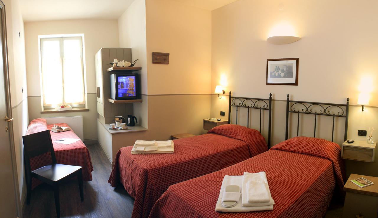 Albergo Benito Норча Экстерьер фото