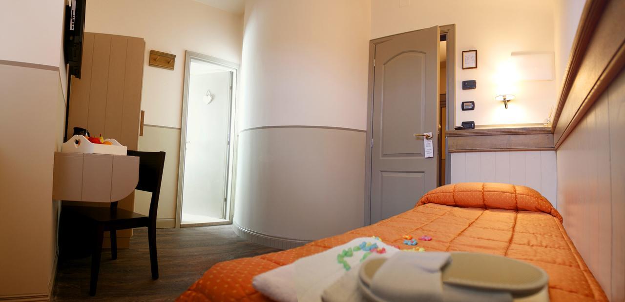 Albergo Benito Норча Экстерьер фото