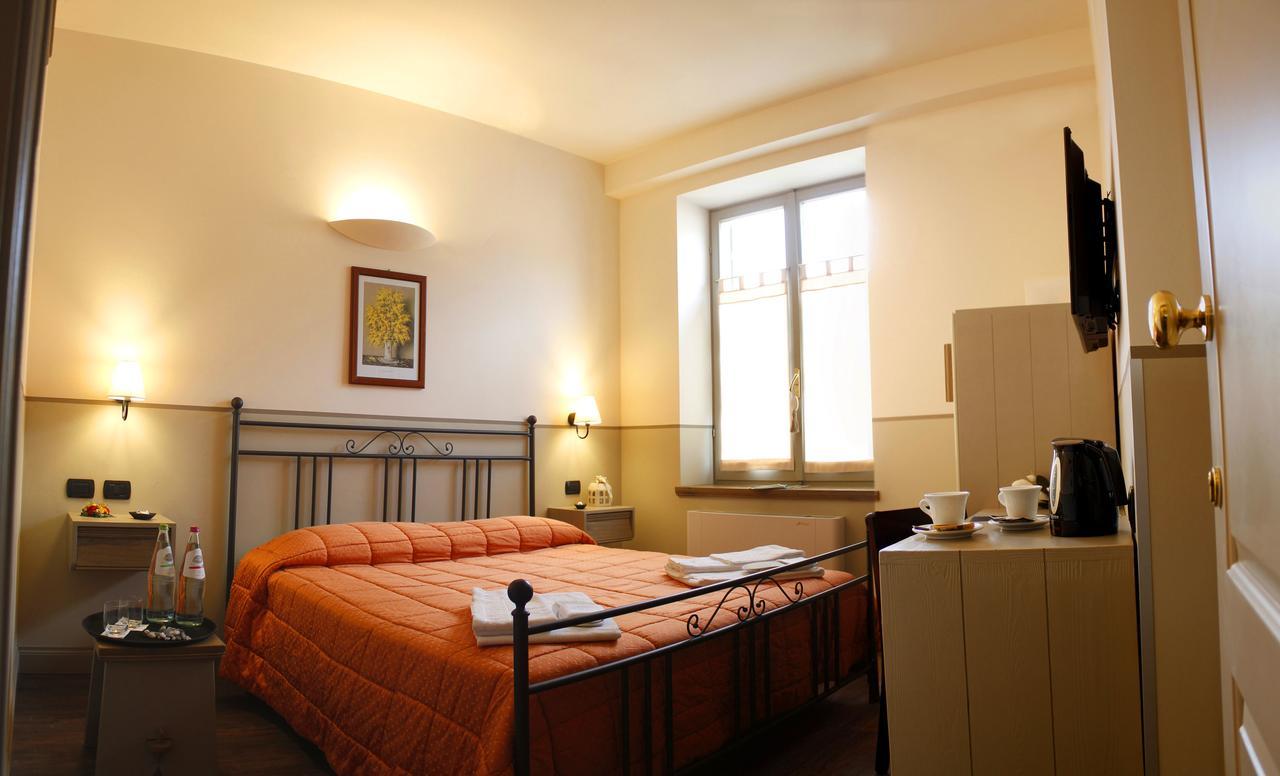 Albergo Benito Норча Экстерьер фото