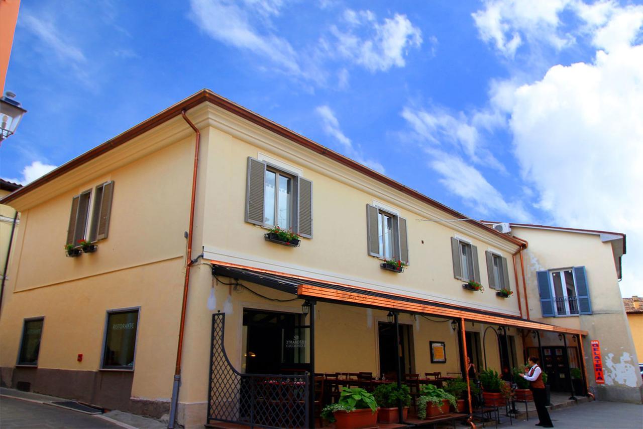 Albergo Benito Норча Экстерьер фото